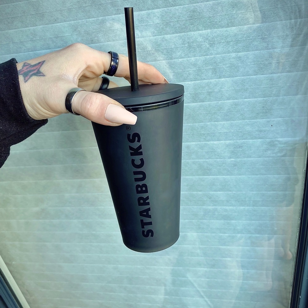 ✨Grande Starbucks tumbler ✨